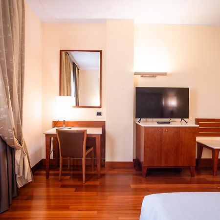 Hotel Airone - Ombrellone Incluso Al Bagno Dolce Vita A Marina Dal 1 Giugno Al 15 Settembre Гроссето Екстер'єр фото