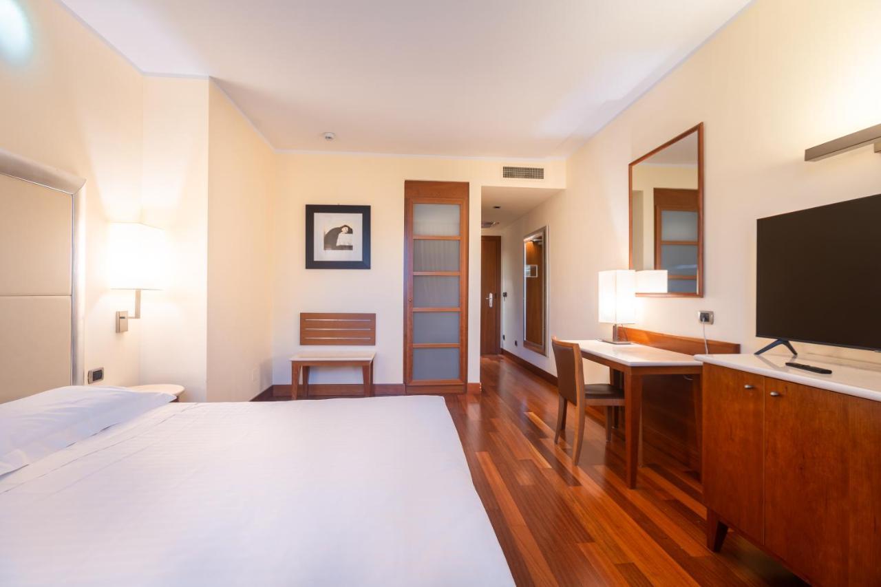 Hotel Airone - Ombrellone Incluso Al Bagno Dolce Vita A Marina Dal 1 Giugno Al 15 Settembre Гроссето Екстер'єр фото