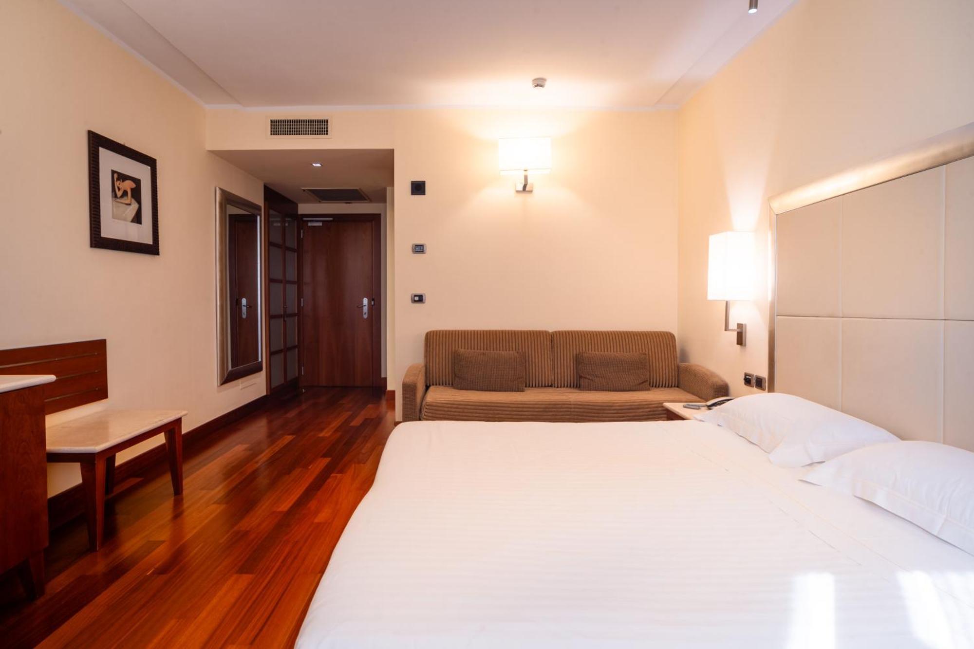 Hotel Airone - Ombrellone Incluso Al Bagno Dolce Vita A Marina Dal 1 Giugno Al 15 Settembre Гроссето Екстер'єр фото