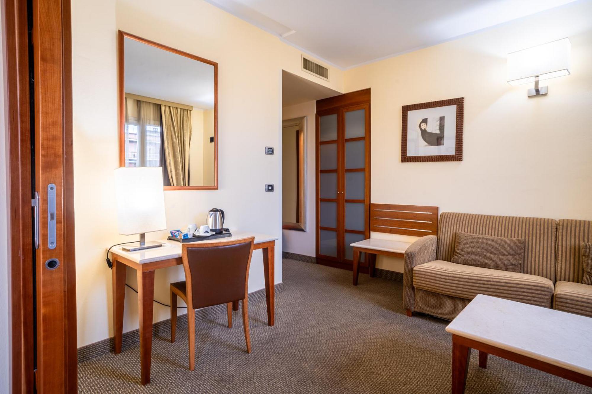 Hotel Airone - Ombrellone Incluso Al Bagno Dolce Vita A Marina Dal 1 Giugno Al 15 Settembre Гроссето Екстер'єр фото